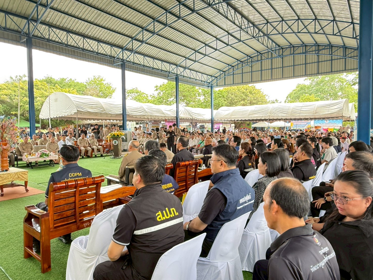 title - วันที่ 22 เมษายน 2569 นายวิทูล ประดิษฐบุญ ปฏิรูปที่ดินจังหวัดปราจีนบุรี  พร้อมด้วย เจ้าหน้าที่ ส.ป.ก.ปราจีนบุรี เข้าร่วมโครงการจังหวัดเคลื่อนที่  โครงการ 